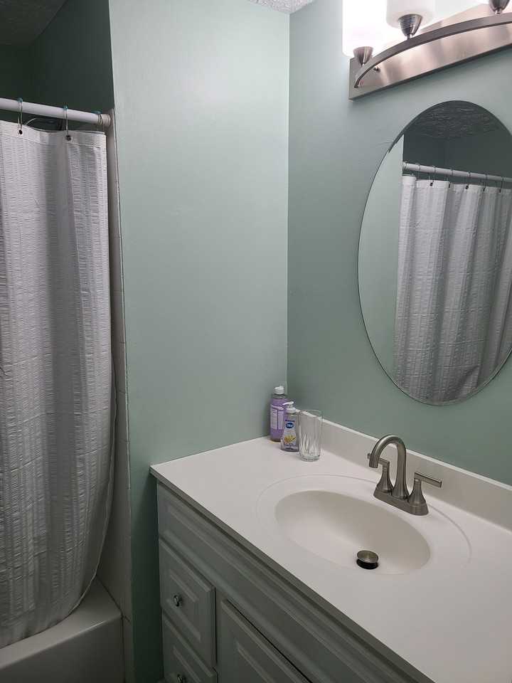 18708 Flower Hill Way #C - Photo 3 of 8