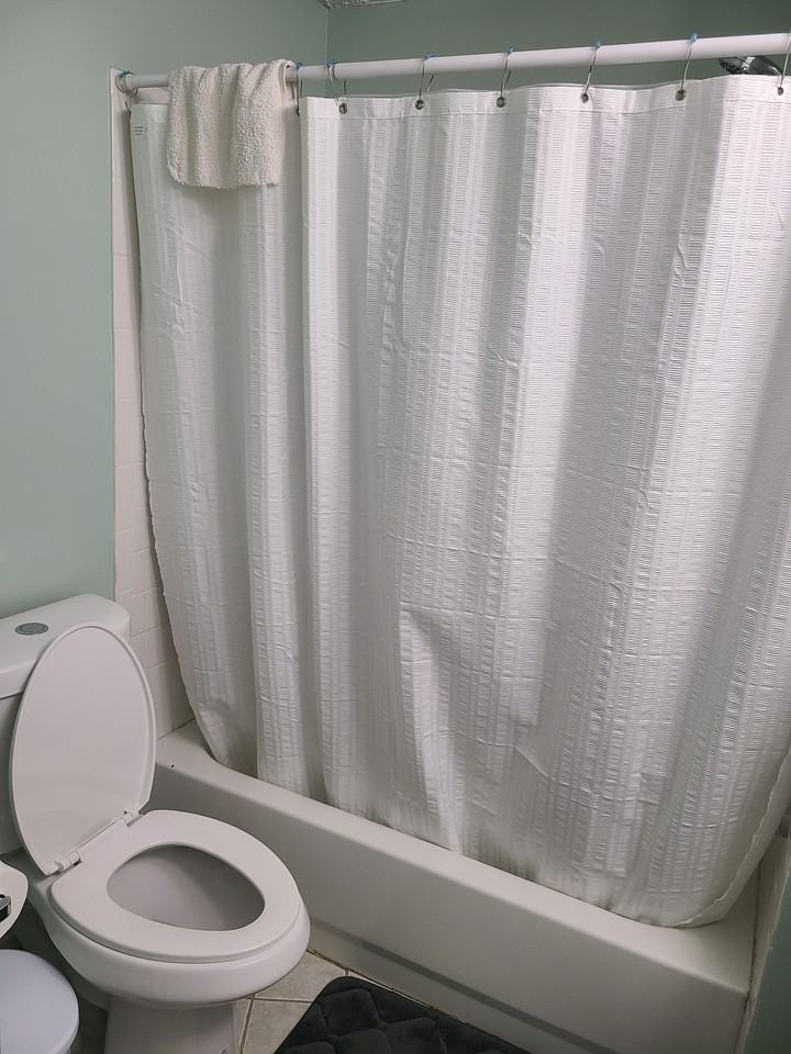 18708 Flower Hill Way #C - Photo 4 of 8