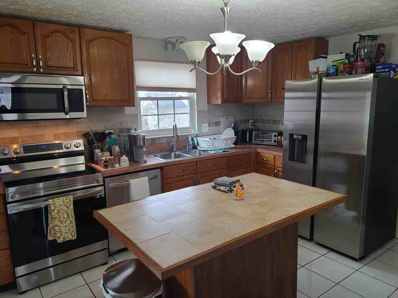 18708 Flower Hill Way #C - Photo 5 of 8