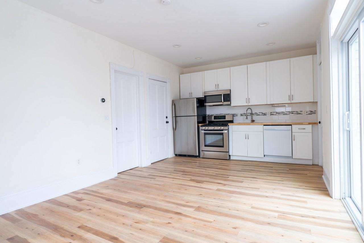 234 Danforth Ave #2 - Photo 3 of 15