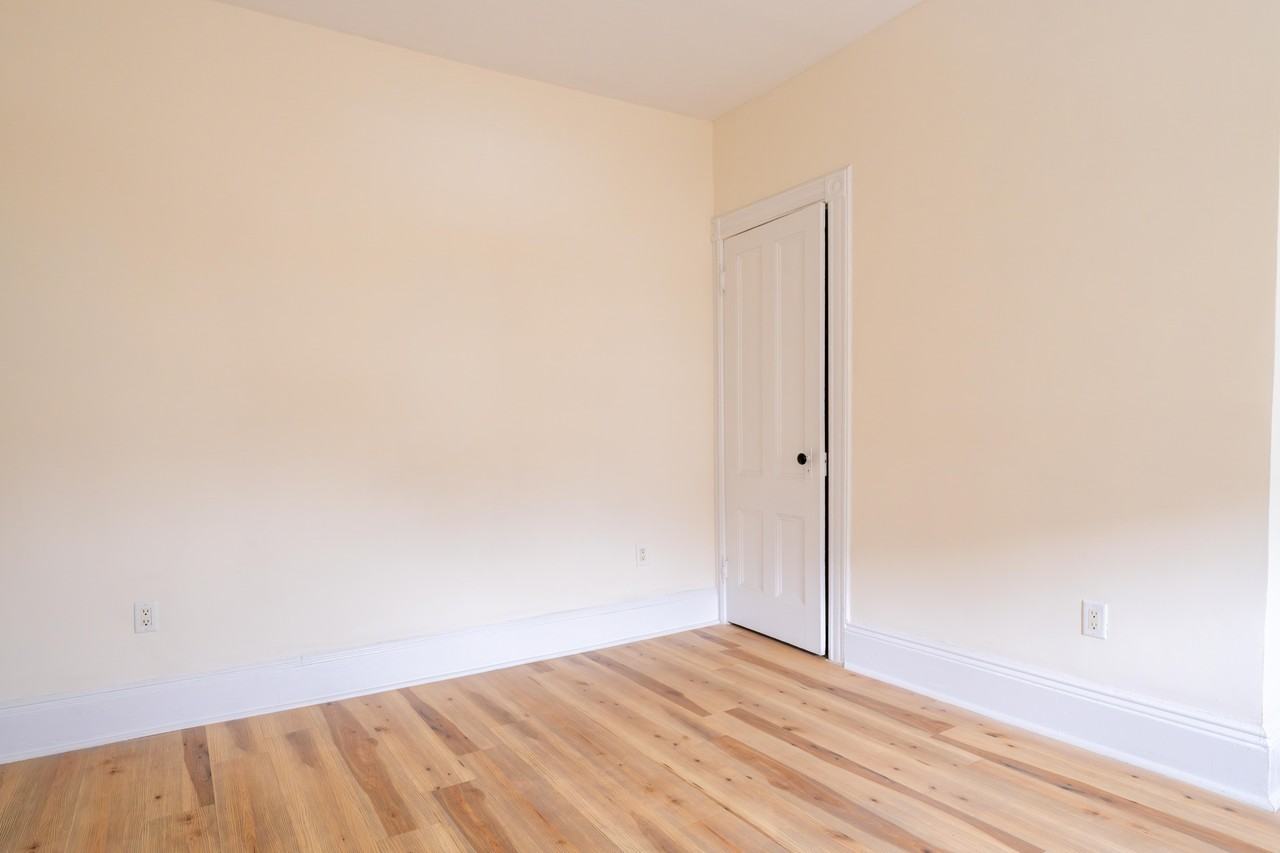 234 Danforth Ave #2 - Photo 5 of 15