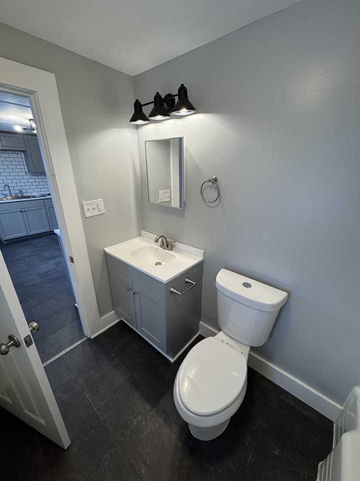 27 Knight St #2 - Photo 2 of 20