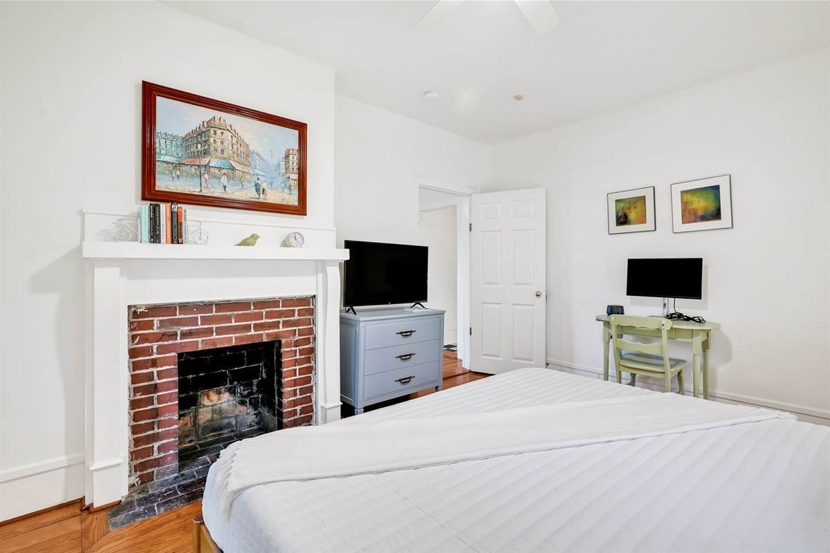 321 S 5th Ave #B - Photo 6 of 10