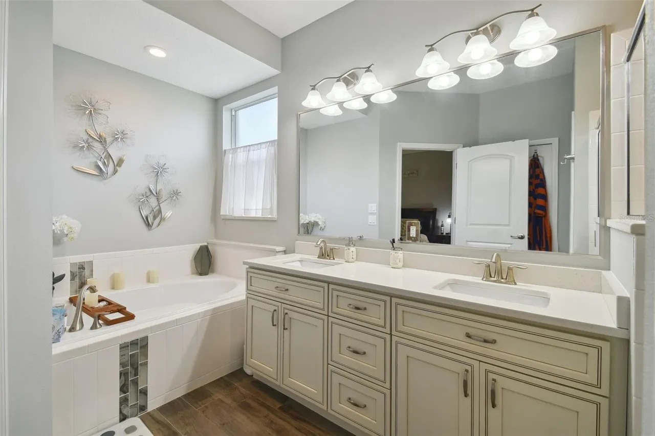 1056 E Normandy Blvd #NA - Photo 5 of 22