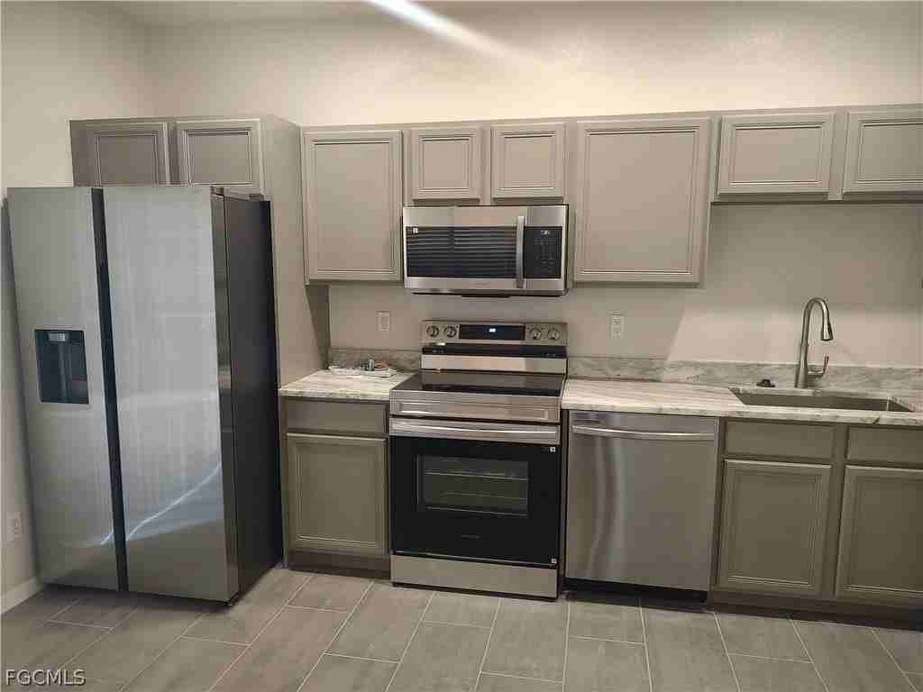 2434 Laurentina Ln - Photo 5 of 23