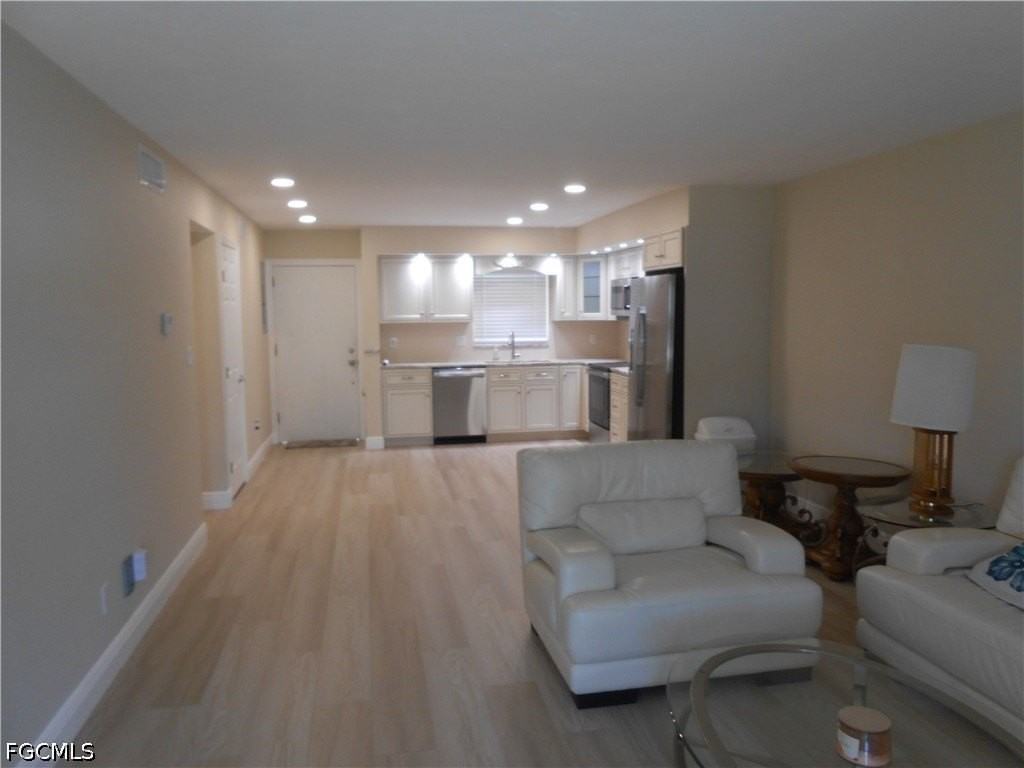 357 Joel Blvd Apt 112 - Photo 5 of 34