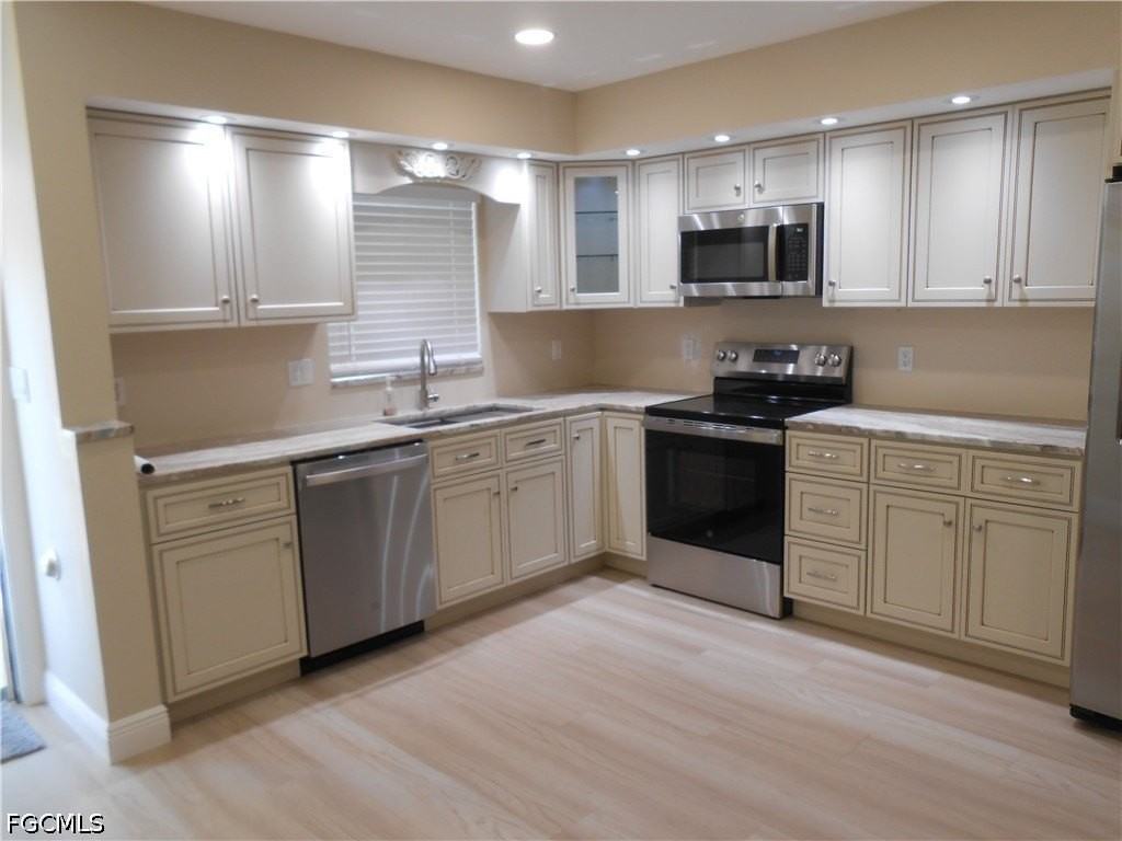 357 Joel Blvd Apt 112 - Photo 6 of 34