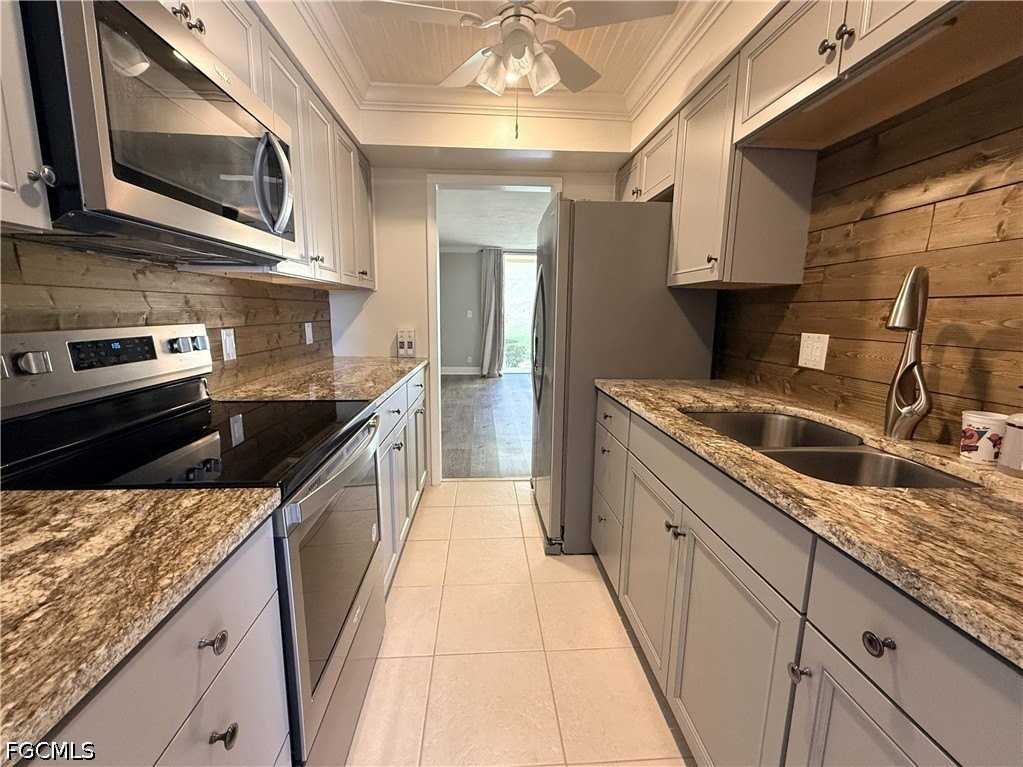 1608 Se 28th Ter Unit A28 - Photo 4 of 33