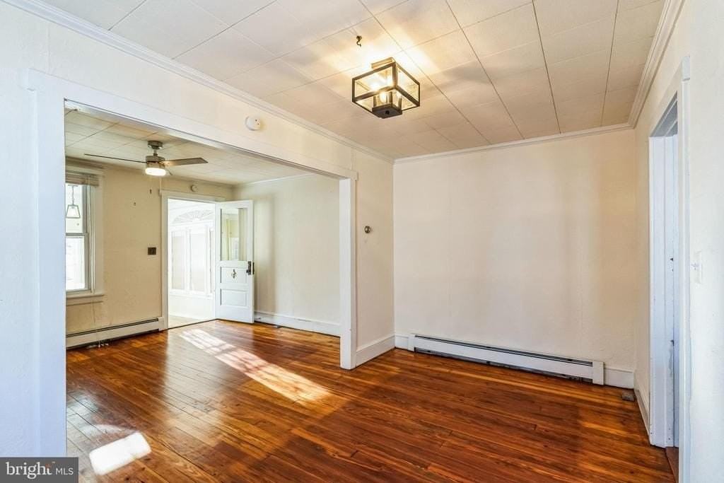 1116 Maple St - Photo 3 of 15