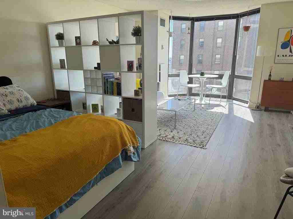 201832 Walnut St #17M - Photo 2 of 17