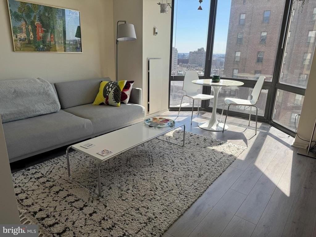 201832 Walnut St #17M - Photo 4 of 17