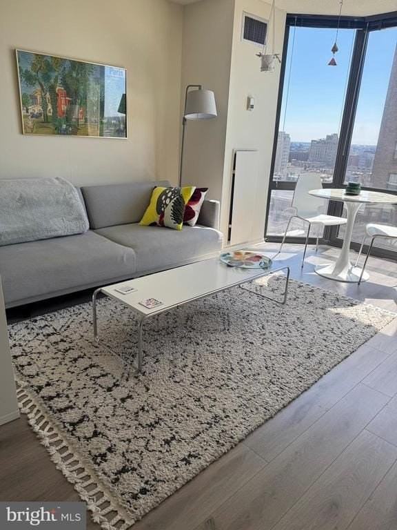 201832 Walnut St #17M - Photo 5 of 17