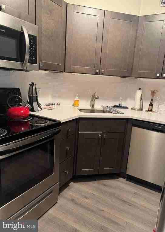 201832 Walnut St #17M - Photo 7 of 17