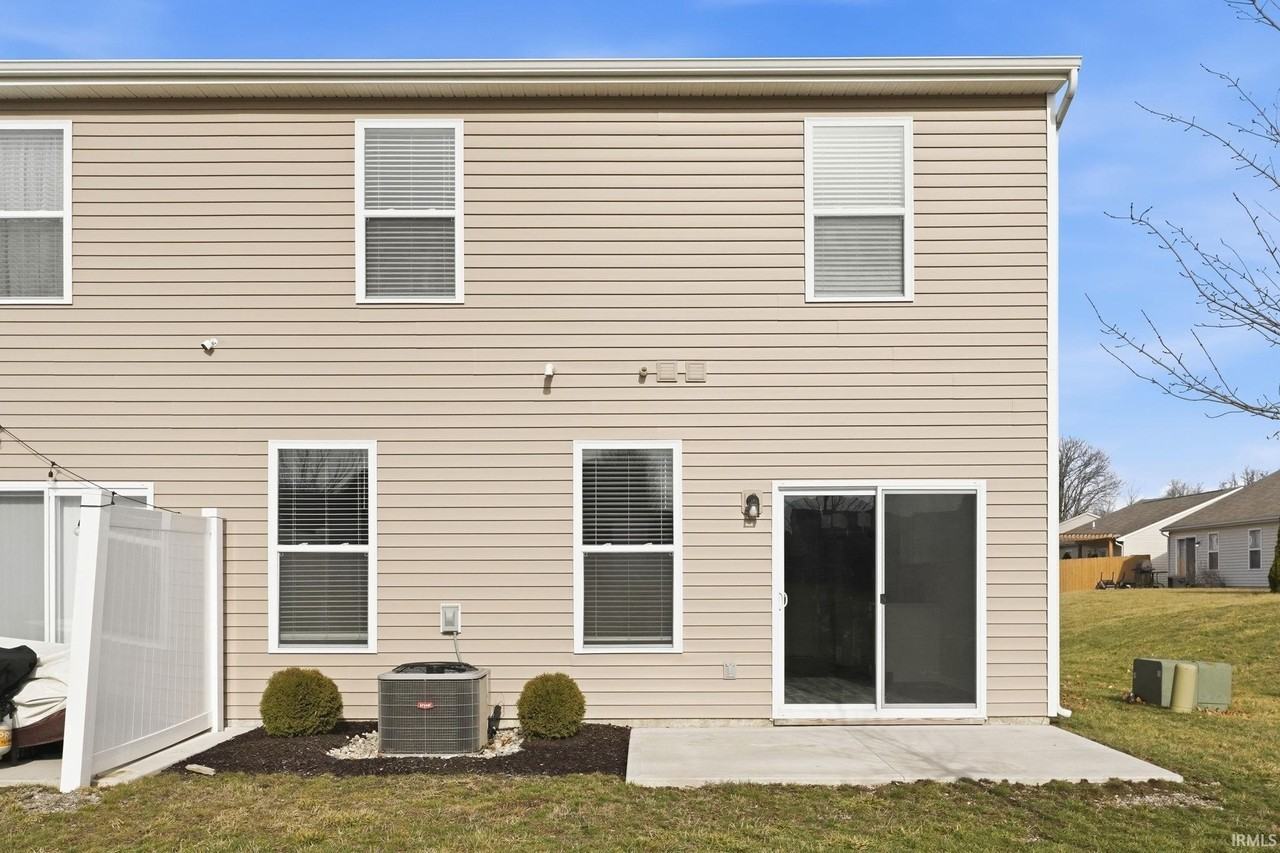 3591 Canal Square Dr - Photo 2 of 12