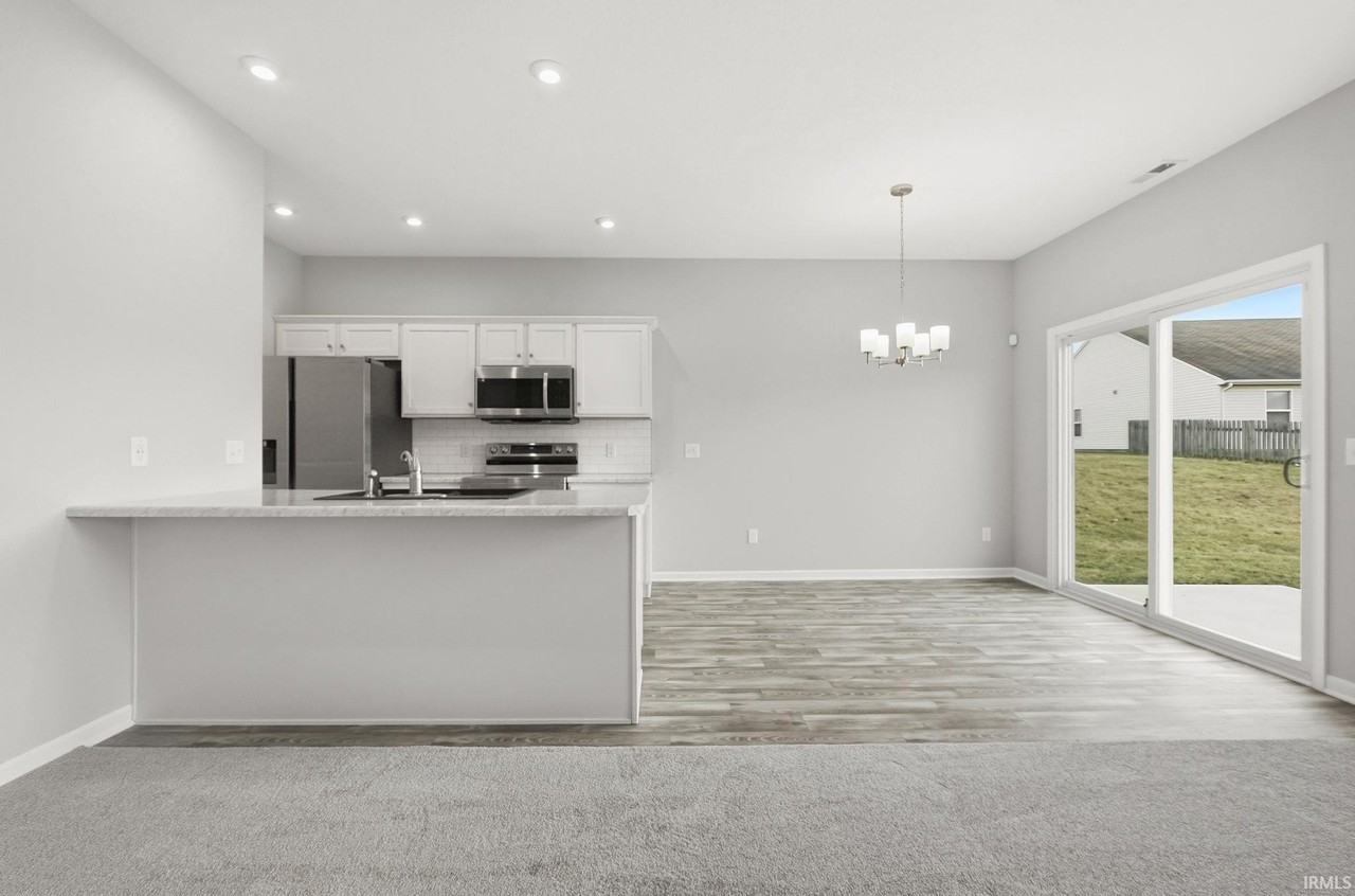 3591 Canal Square Dr - Photo 3 of 12