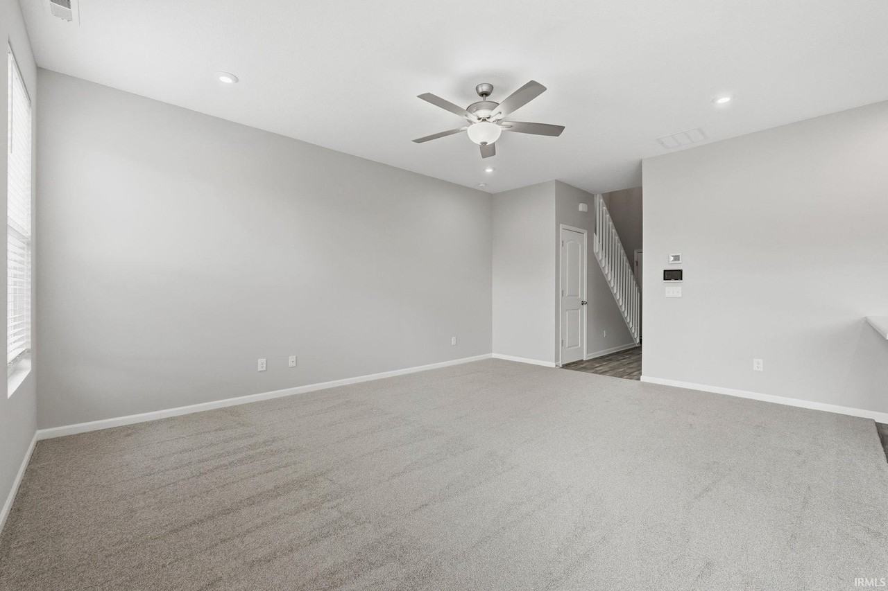 3591 Canal Square Dr - Photo 5 of 12