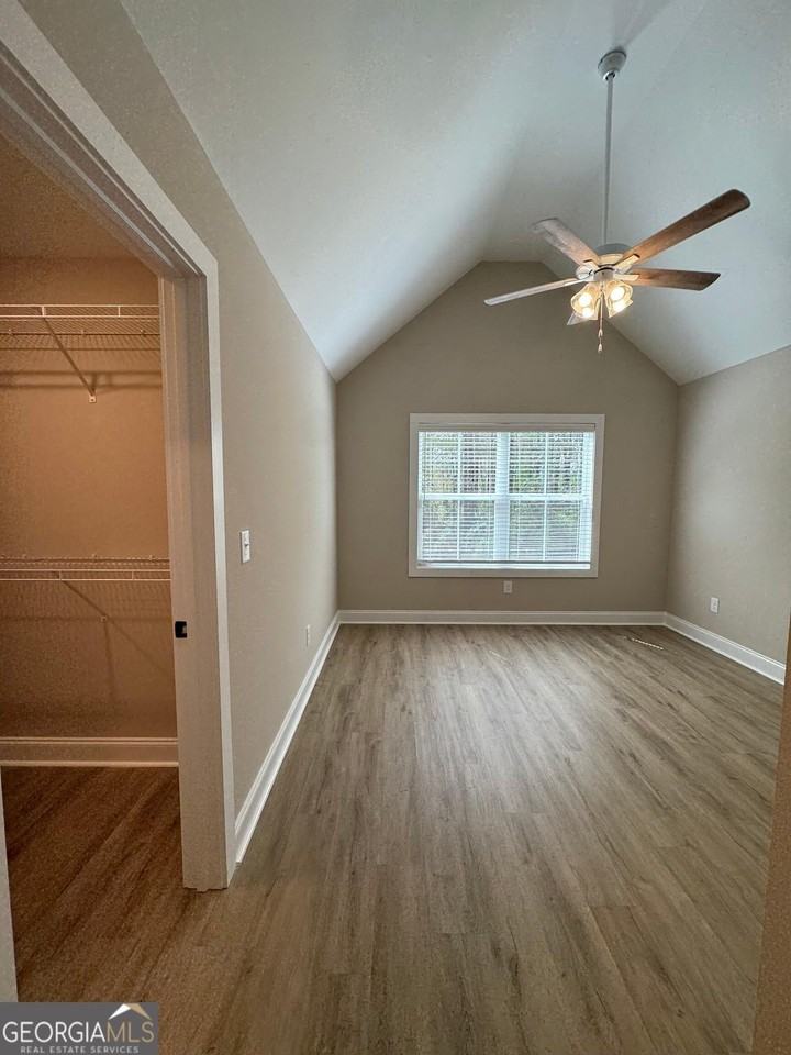 305 Georgia St - Photo 5 of 10