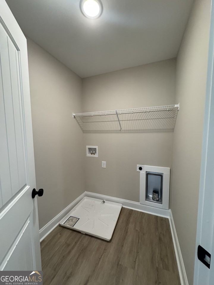 305 Georgia St - Photo 7 of 10