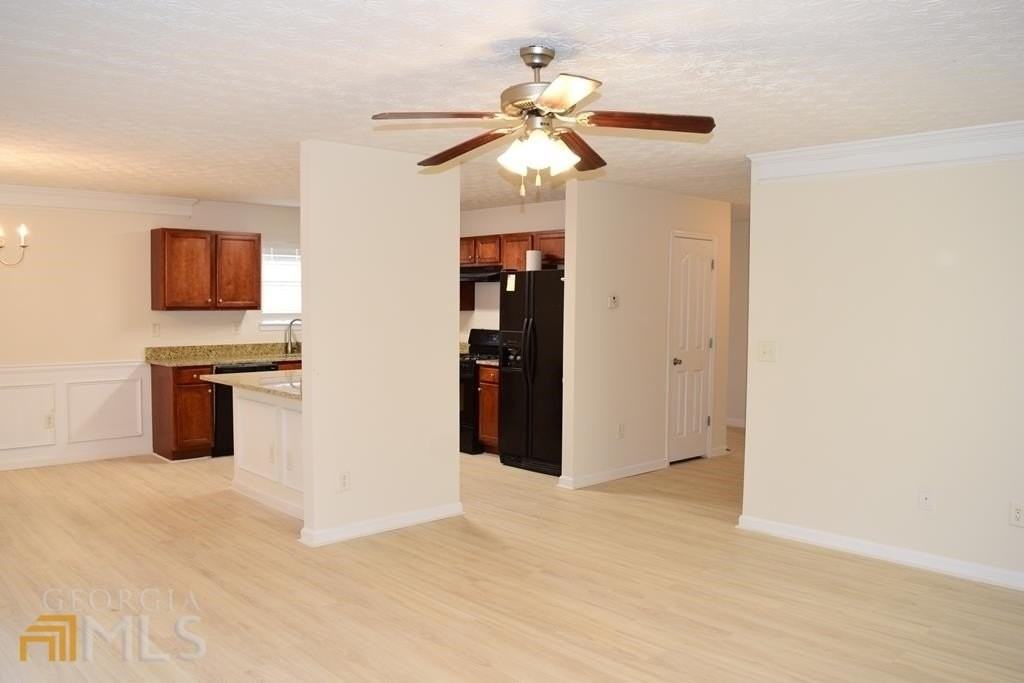 43 Churchill Park Dr - Photo 2 of 38