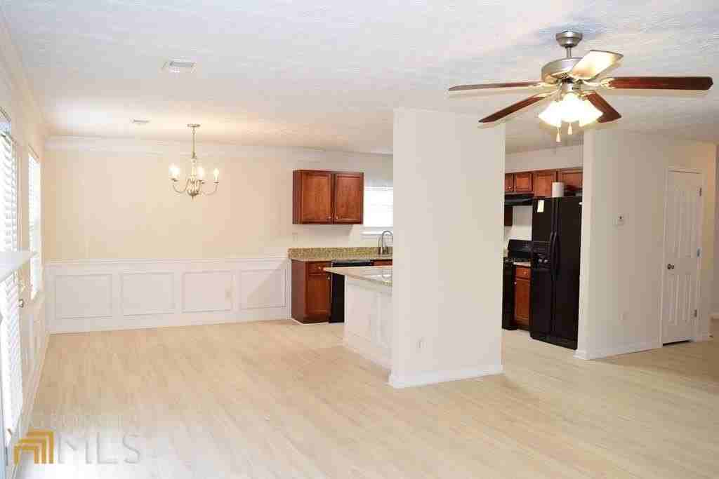 43 Churchill Park Dr - Photo 3 of 38