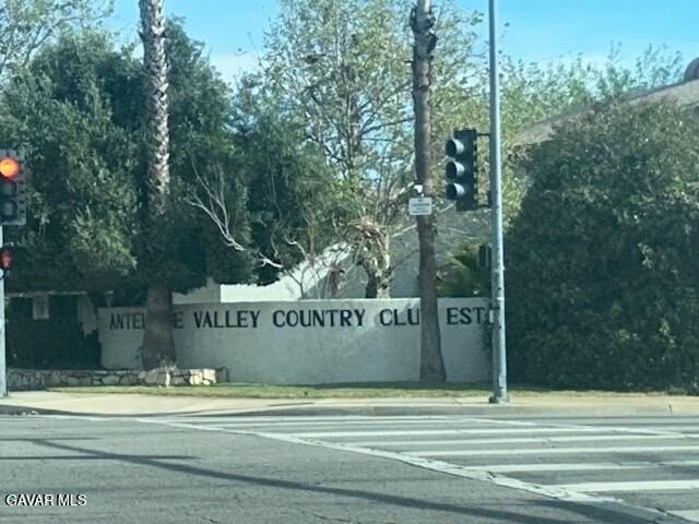 431 Fantasy St - Photo 2 of 50