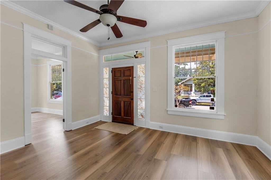 1559 Bruister St - Photo 2 of 21