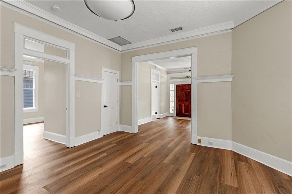 1559 Bruister St - Photo 3 of 21