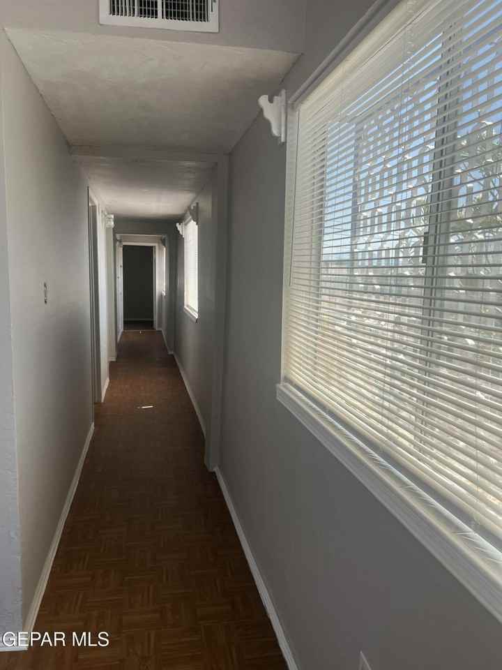 1710 Banker Rd Apt B - Photo 4 of 13