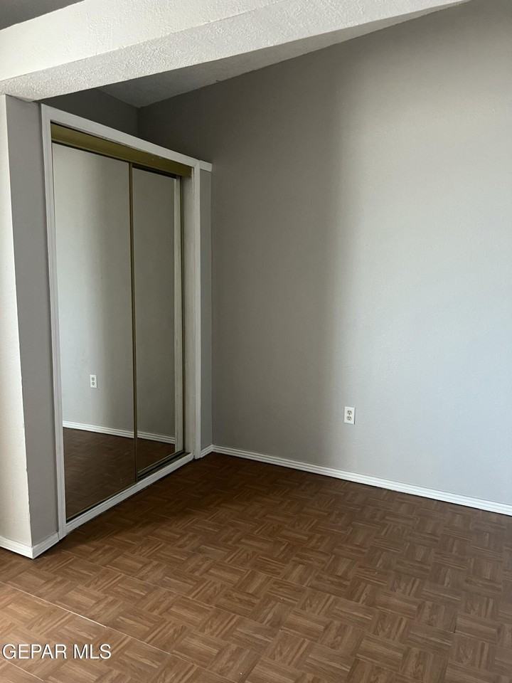 1710 Banker Rd Apt B - Photo 6 of 13