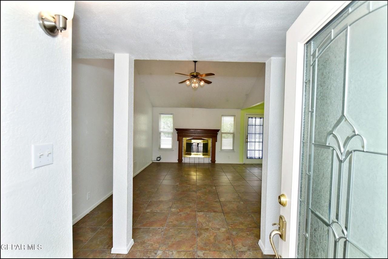 853 Nita Fay Dr - Photo 6 of 48