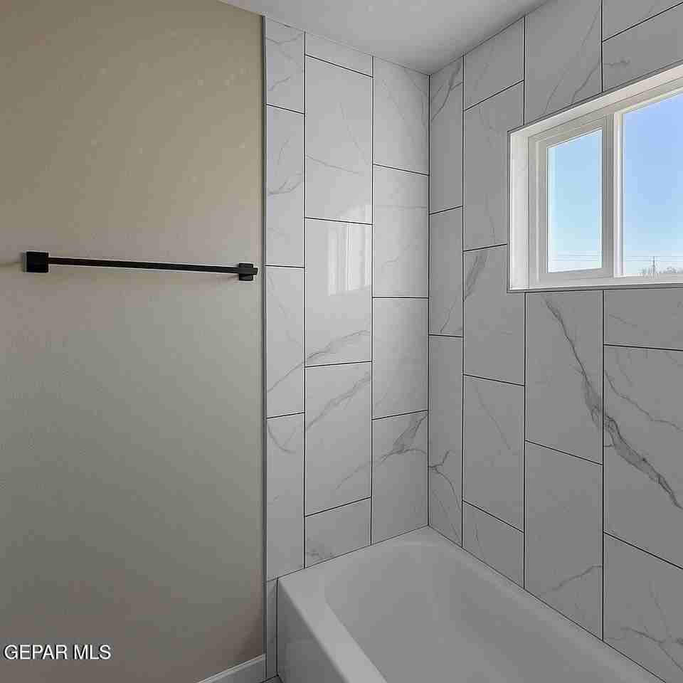 3030 Pera Ave Unit A - Photo 3 of 8