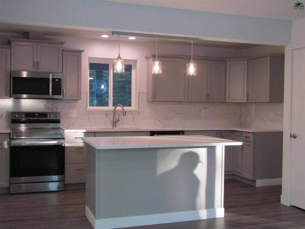 2936 Wein St - Photo 2 of 43