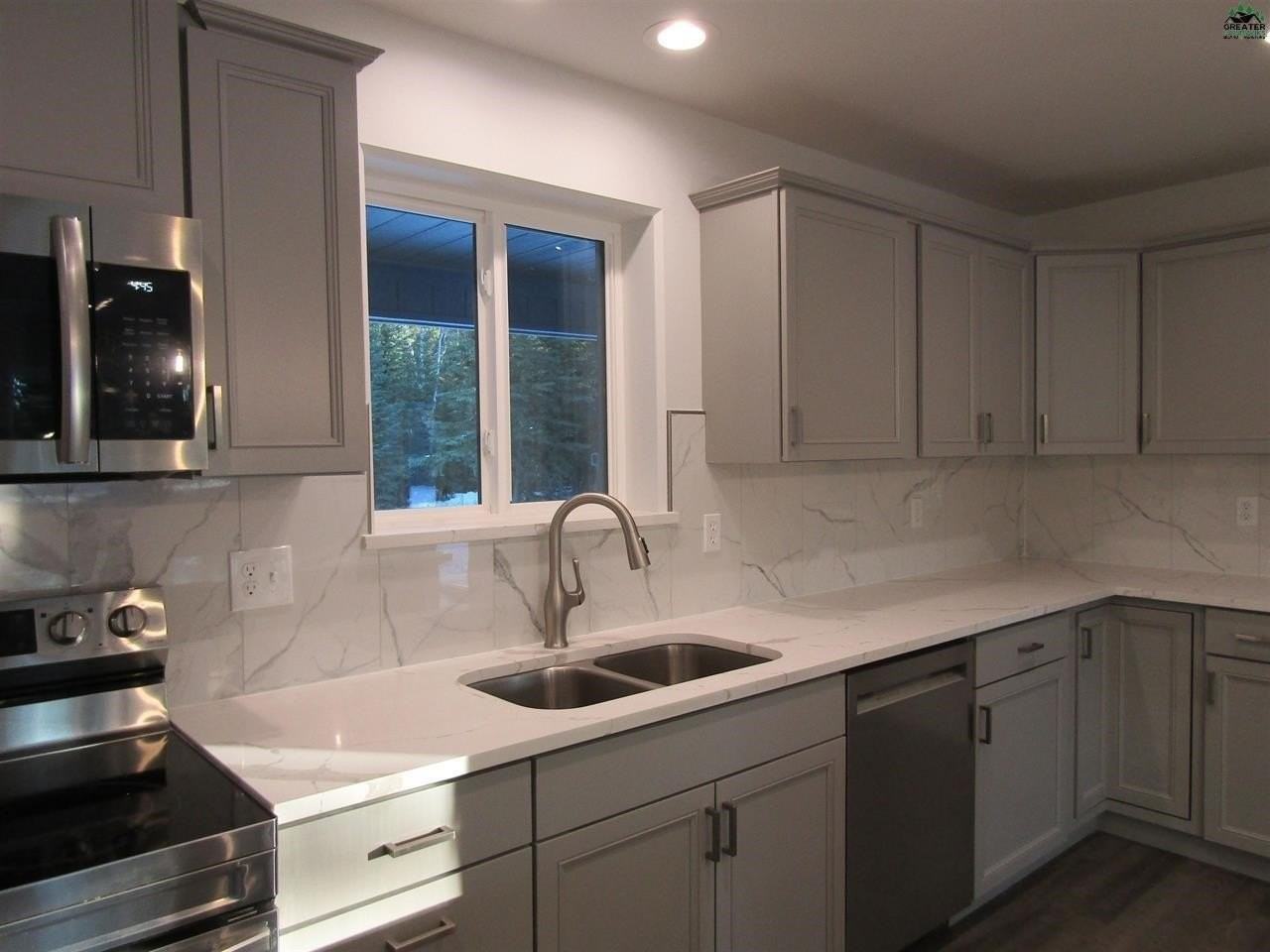2936 Wein St - Photo 4 of 43