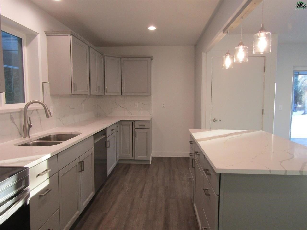 2936 Wein St - Photo 5 of 43
