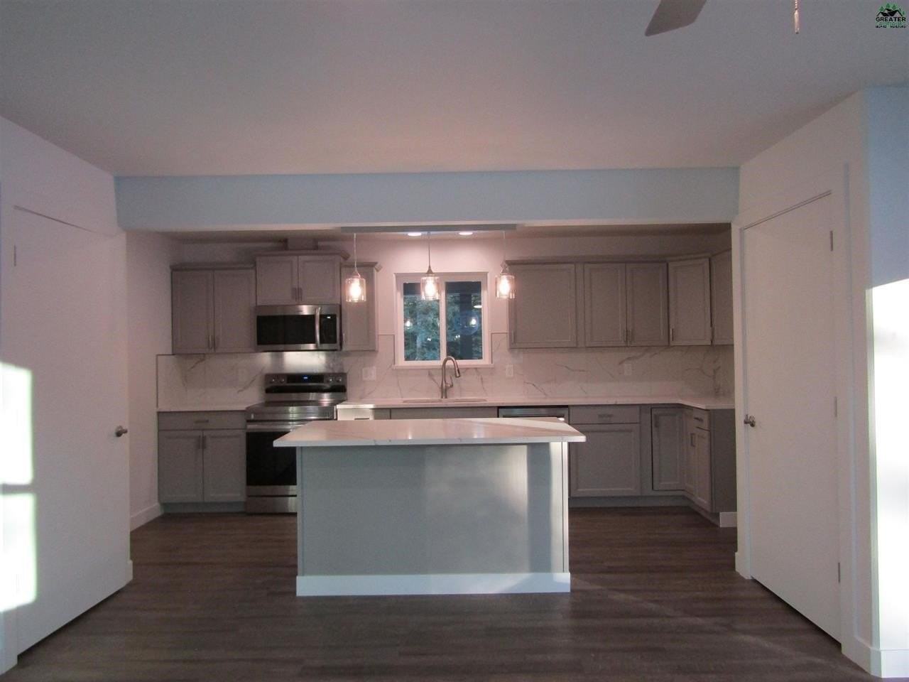 2936 Wein St - Photo 7 of 43
