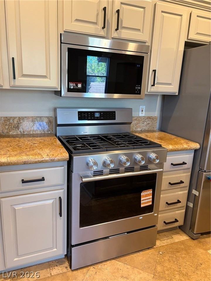 2406 Paveene Ave - Photo 7 of 29