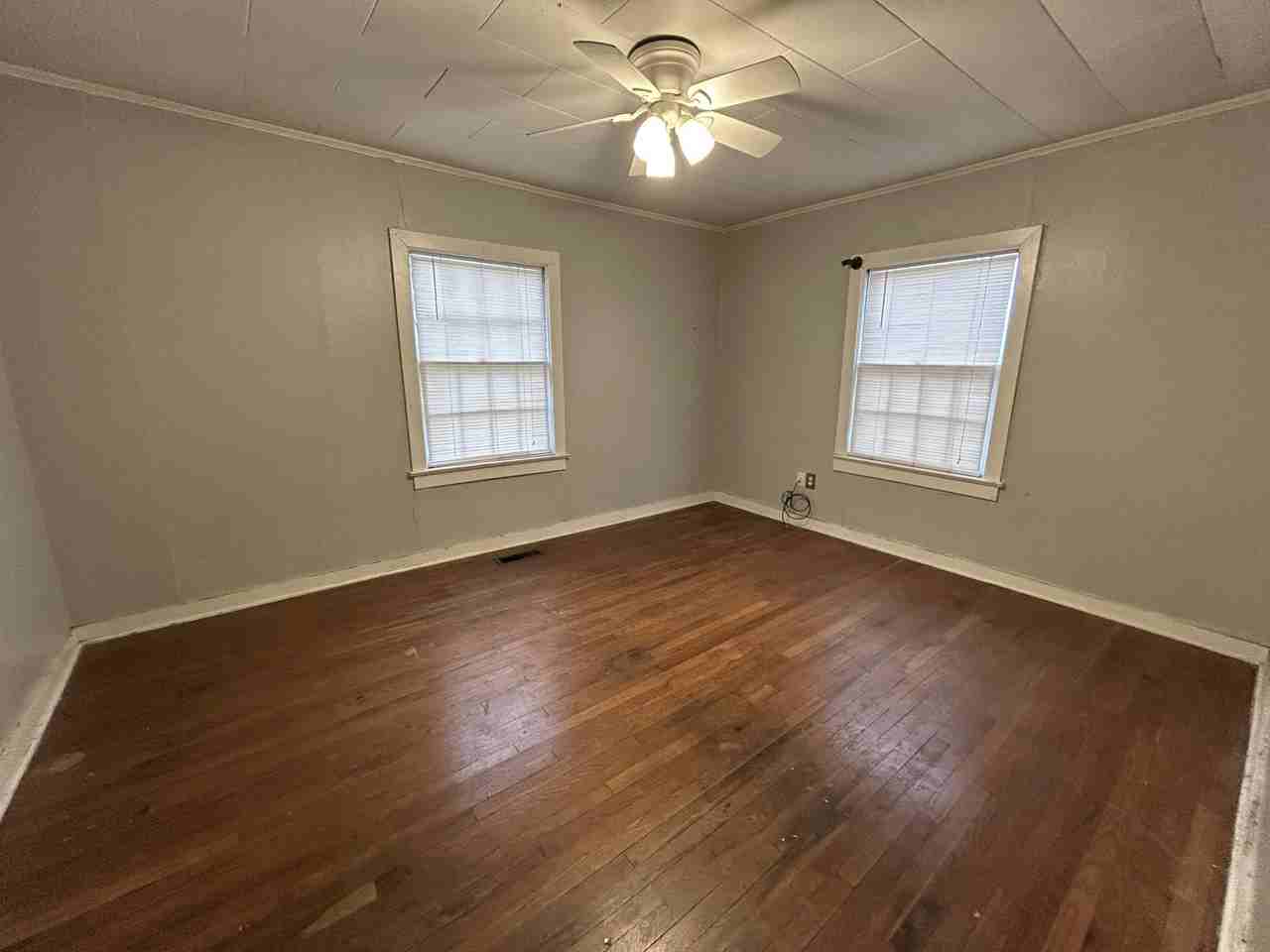 955 N Curtis Ave #1 - Photo 5 of 9