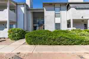 featured image of 1604 Justin Pl #0