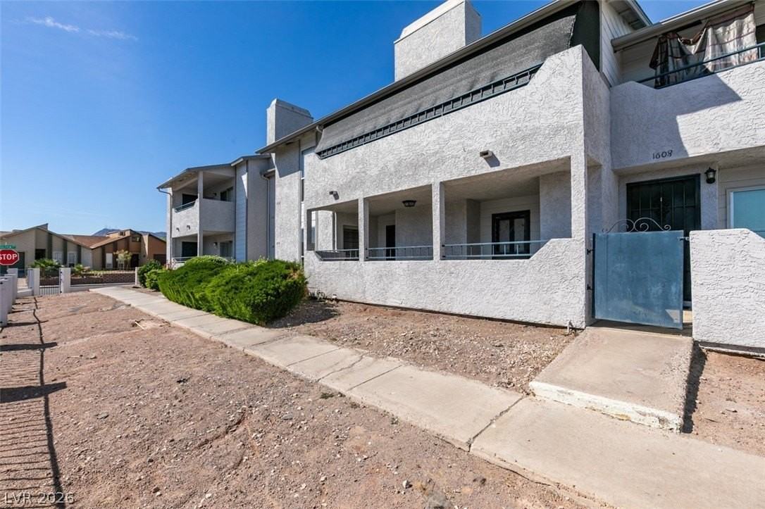 1604 Justin Pl #0 - Photo 3 of 38