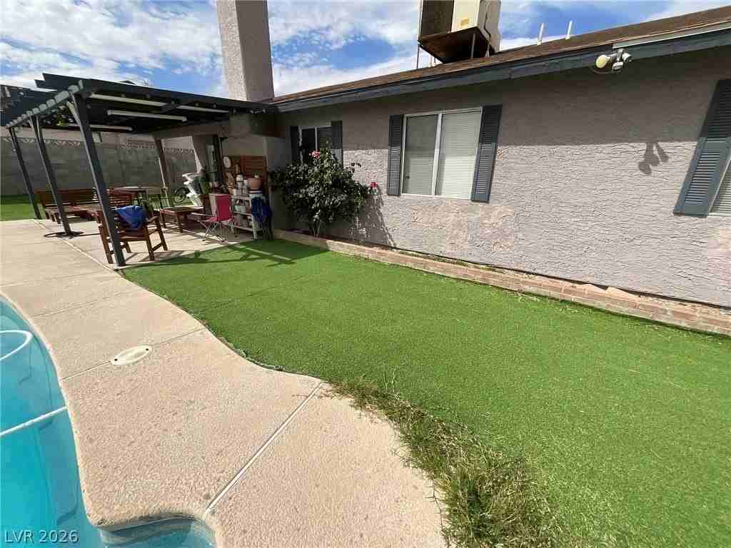 707 Honeybee Ct - Photo 6 of 8