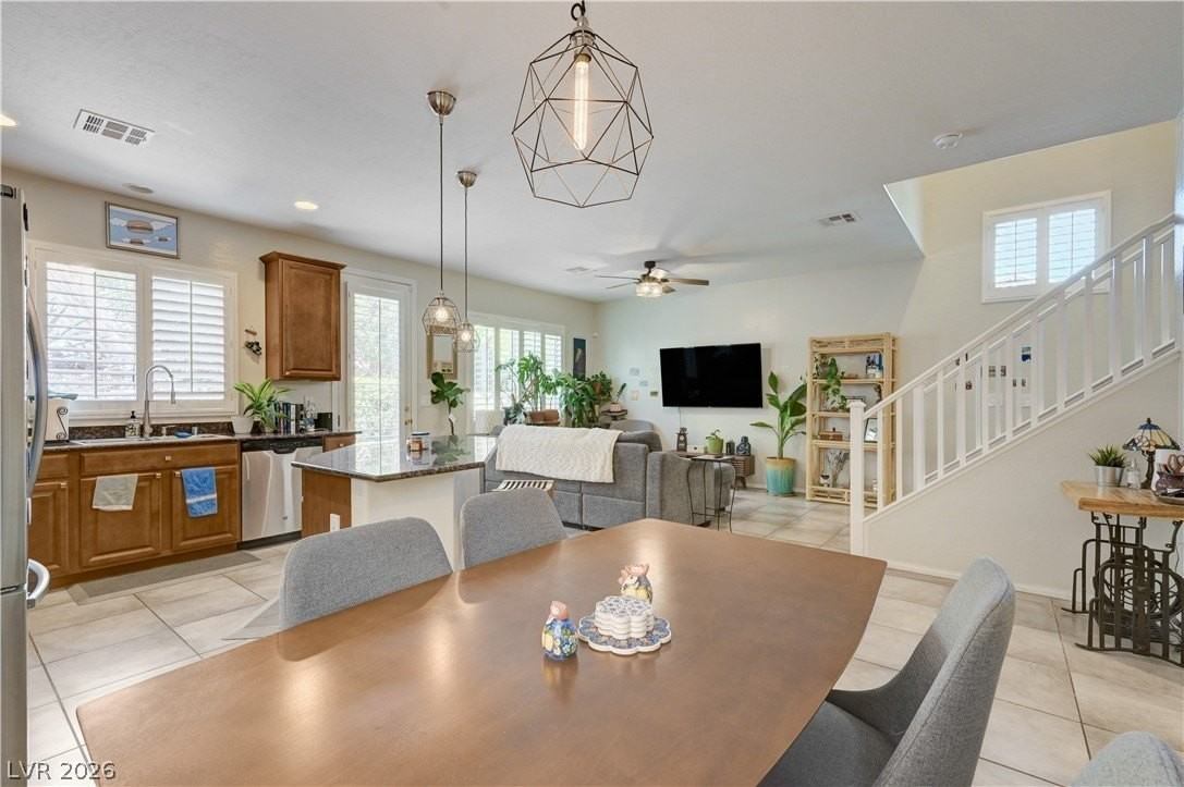 7355 Brisbane Hills St - Photo 6 of 43