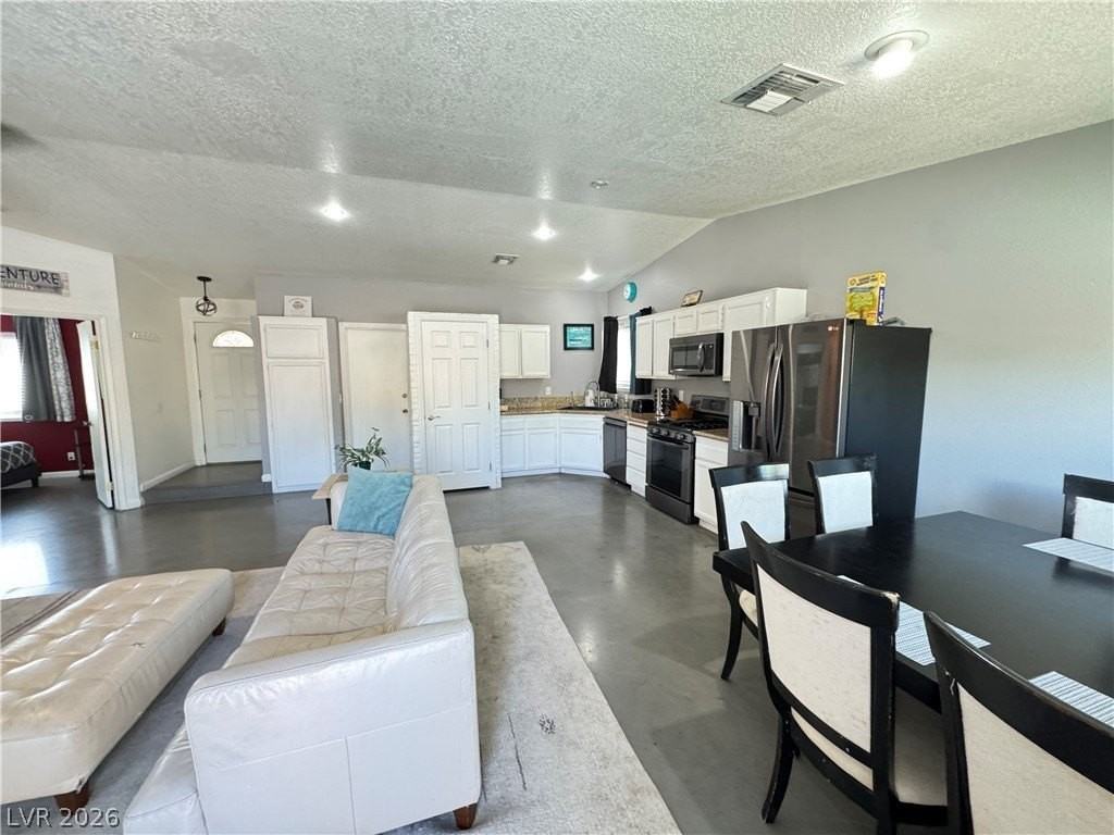 7267 Sixshooter Dr - Photo 5 of 22