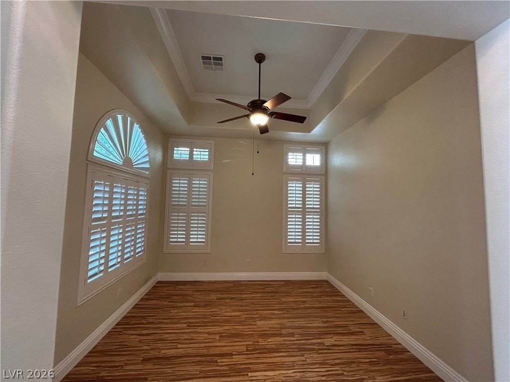 1990 Granemore St - Photo 5 of 37