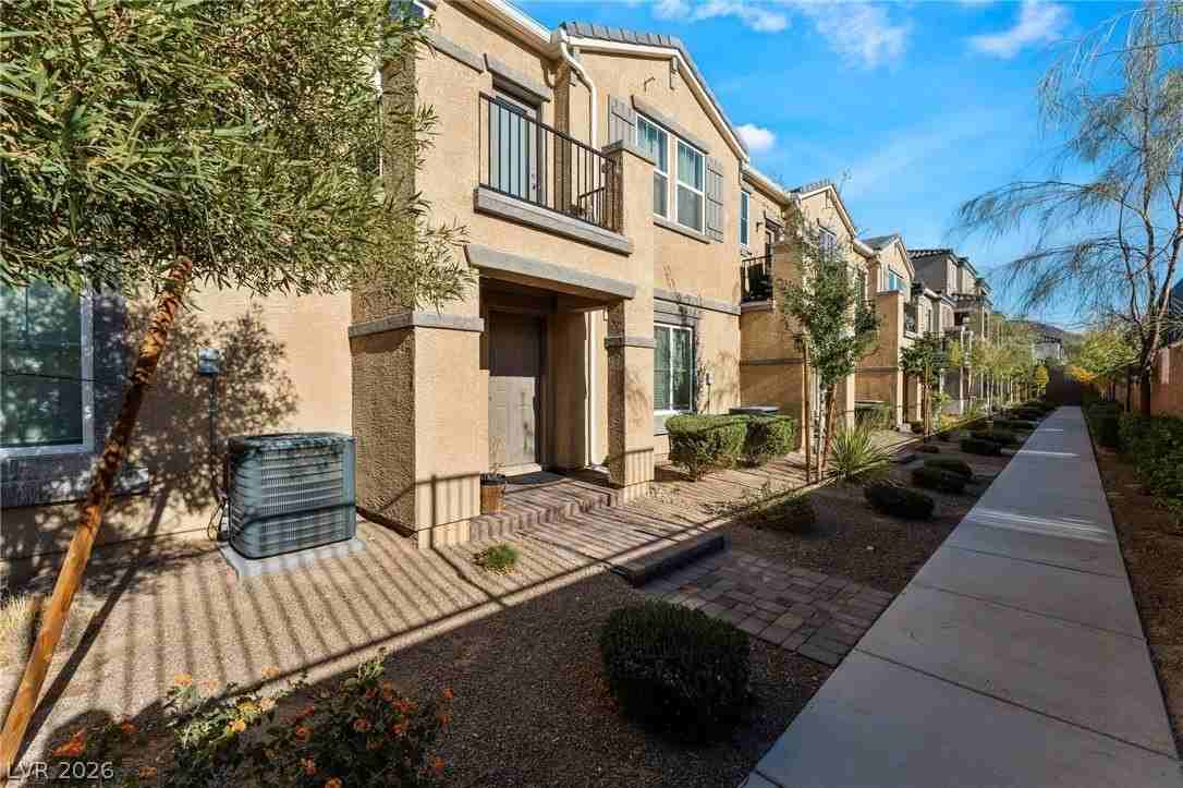 1299 Raritan Pl - Photo 2 of 33