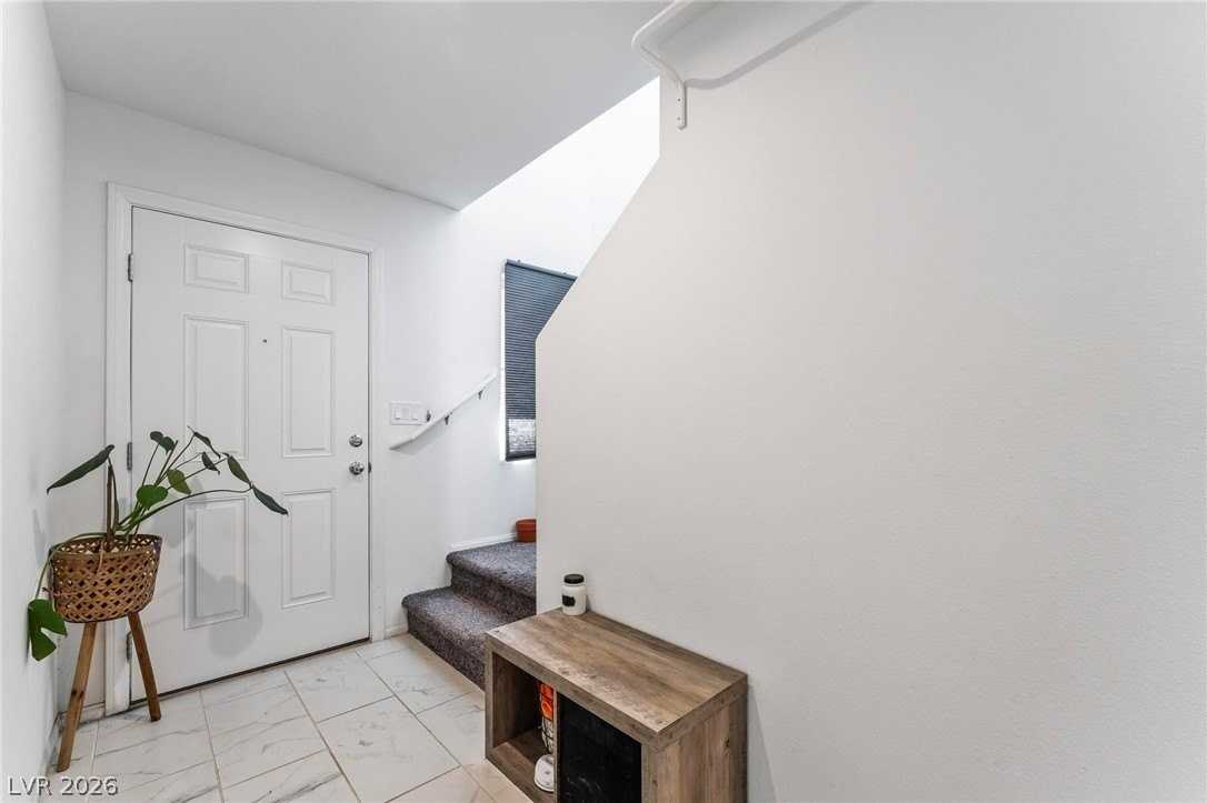 1299 Raritan Pl - Photo 6 of 33