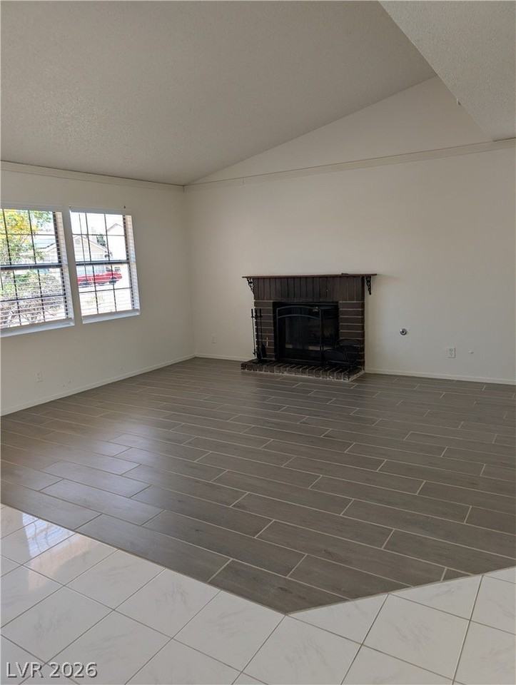 4424 Honeycomb Dr - Photo 4 of 22