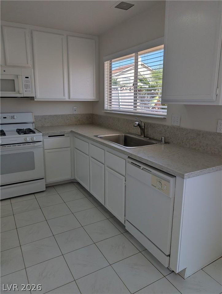 4424 Honeycomb Dr - Photo 7 of 22