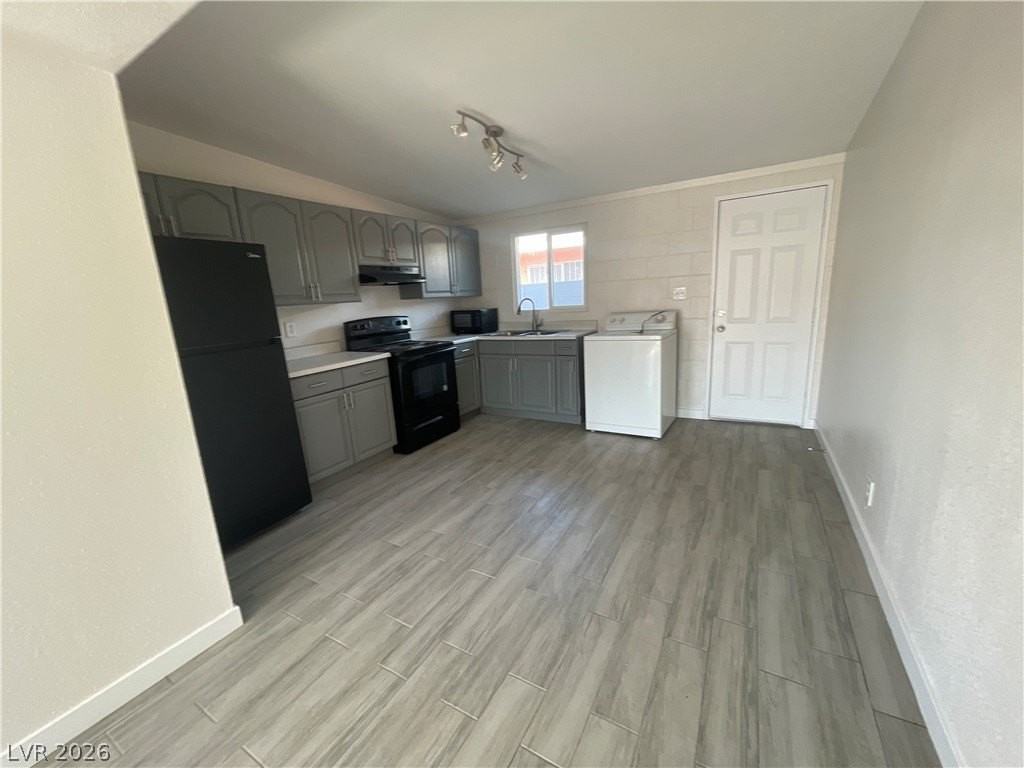 2107 Statz St #7 - Photo 3 of 14