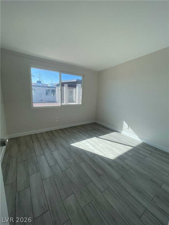 2107 Statz St #7 - Photo 7 of 14