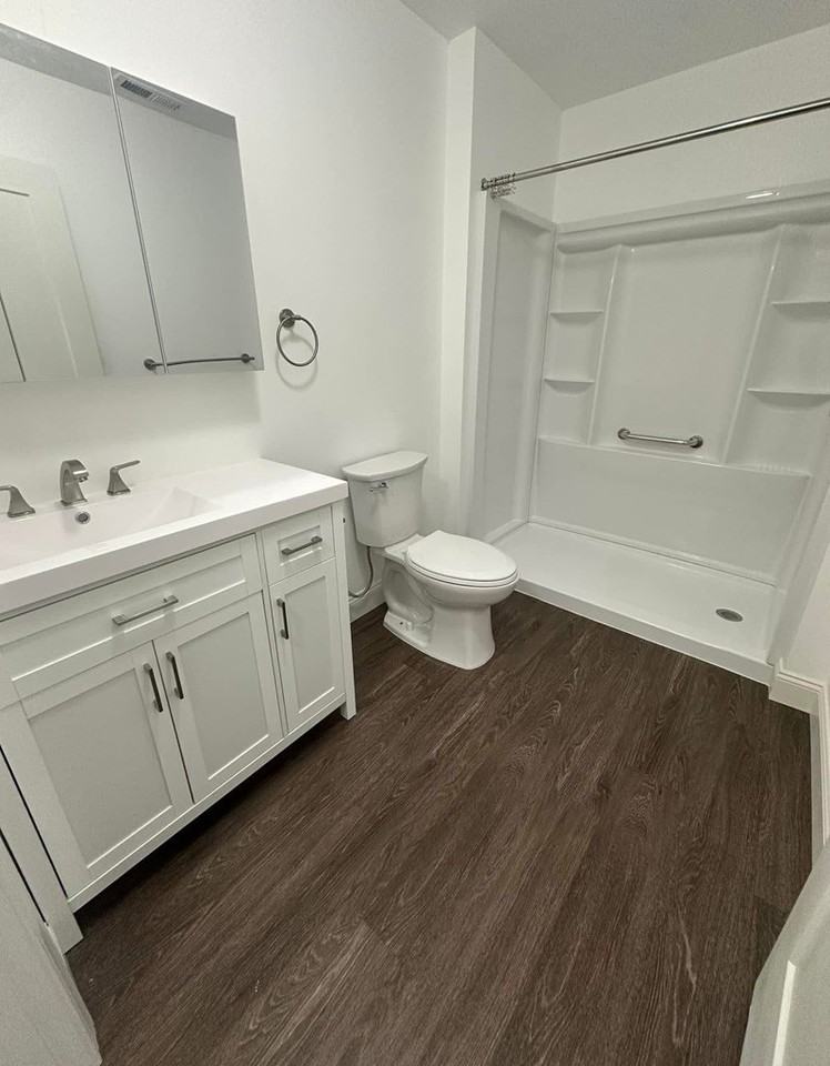 634 Meadows Ln Apt C - Photo 6 of 15